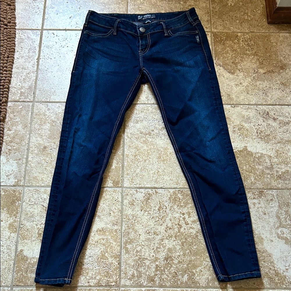 NWOT SILVER SUKI JEGGINGS LOW RISE